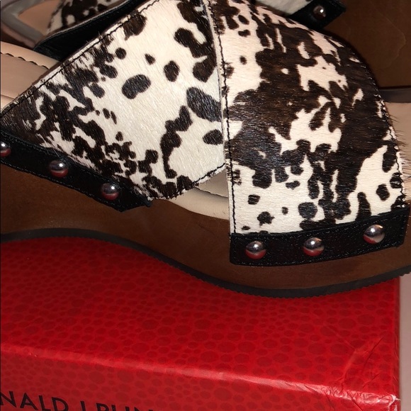 NWT Donald J. Pliner Carra Pony Sandals, Size 8.5. - Picture 7 of 7